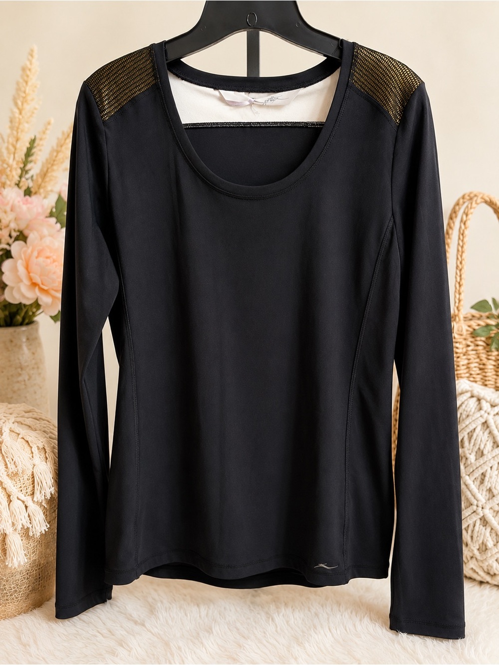 NWT Black Athletic Top Gold Mesh Thumbhole Sleeves Hidden Pocket L